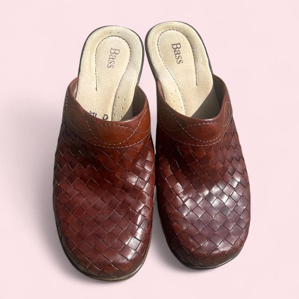 BASS Trisket brown leather clogs w/ chunky heel in Women’s Size 8